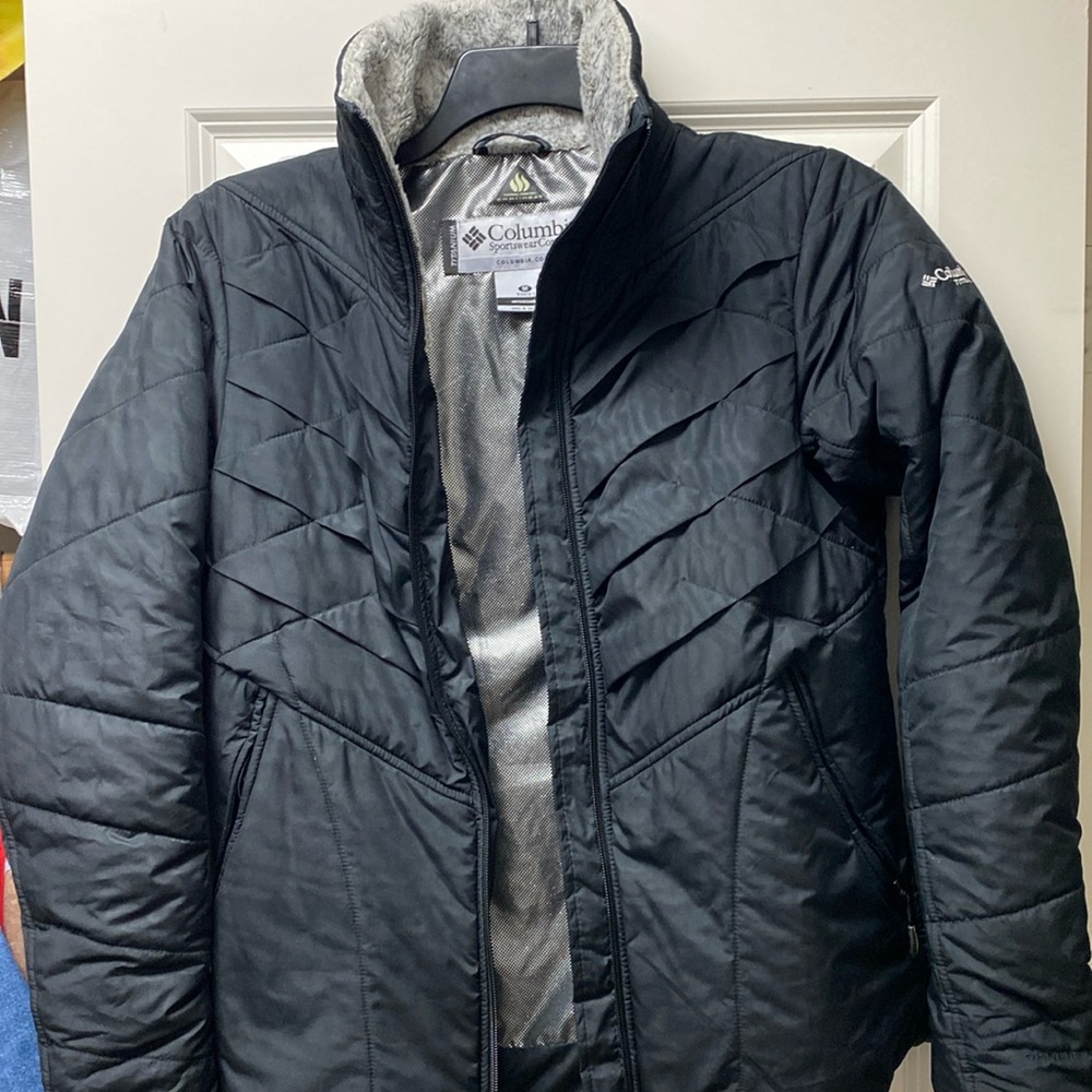 Columbia Titanium women's jacket fur style collar Black Med